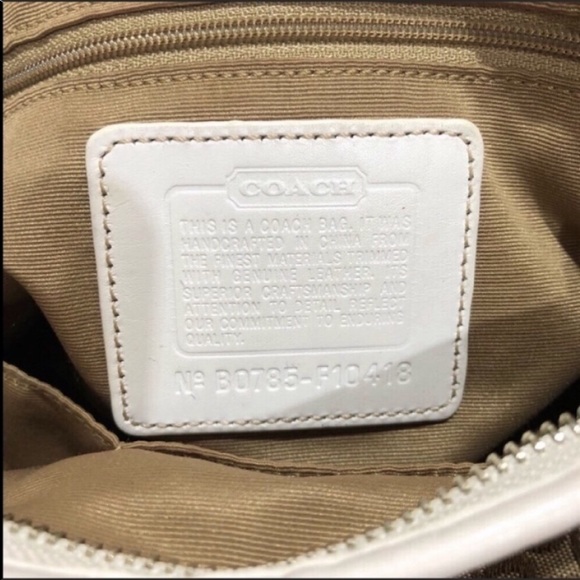 🌟 Signature Coach Shoulder Bag - Picture 8 of 12